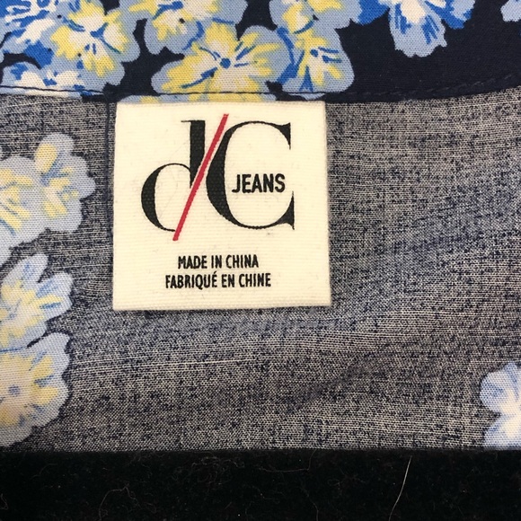 Long sleeve, button down shirt - Picture 3 of 4